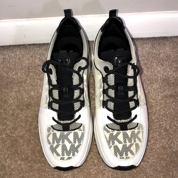 Michael Kors Sneakers, size 9.5 woman, white with cream and black design - Picture 1 of 3